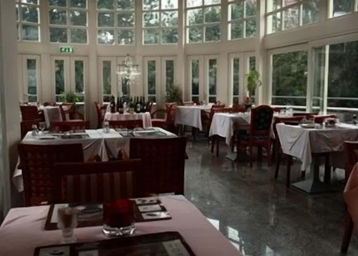 2000 Valkenburg Otel 3*