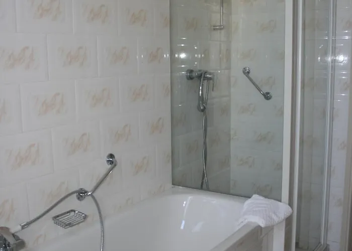 2000 Valkenburg Otel 3*