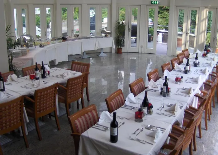 2000 Valkenburg Otel 3*