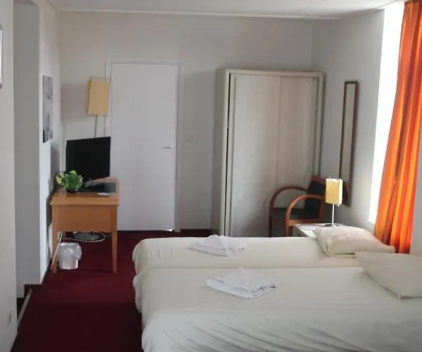 2000 Valkenburg Otel