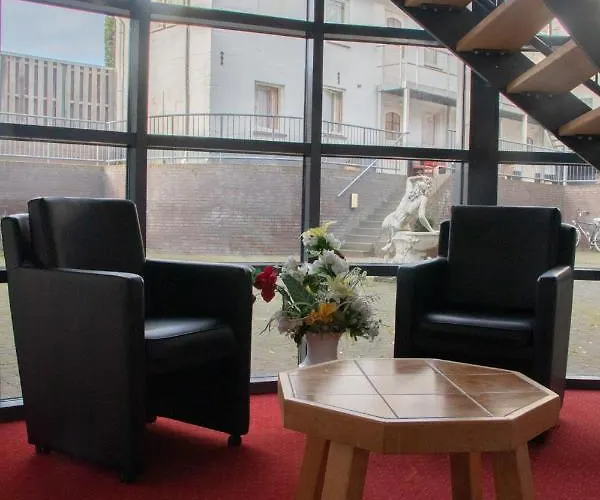 2000 Valkenburg Otel 3*